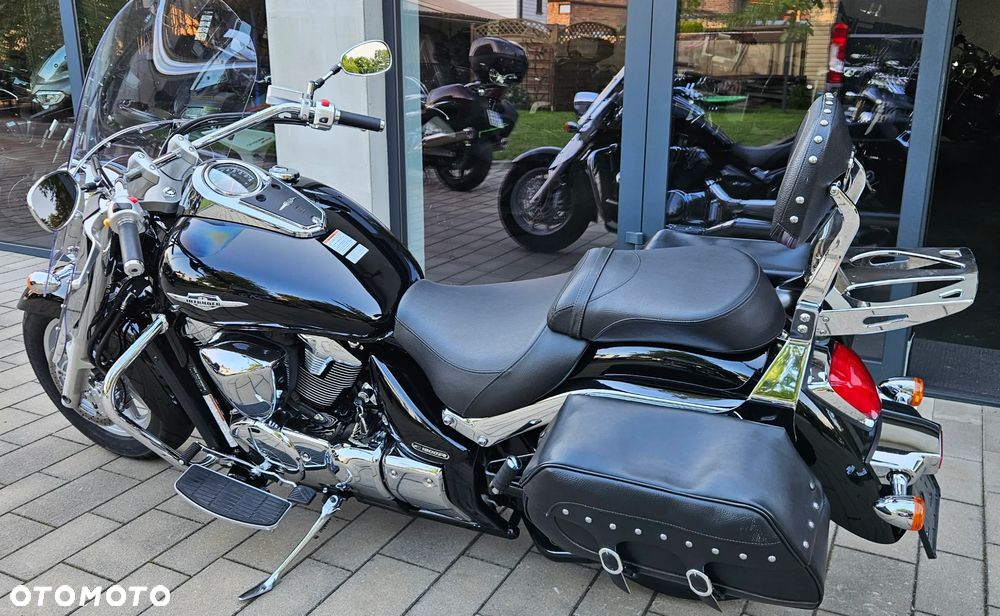 Suzuki Intruder - 8