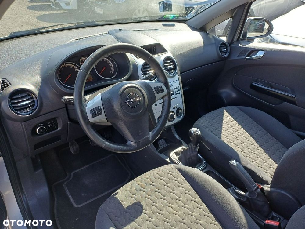 Opel Corsa 1.4 16V Edition - 14