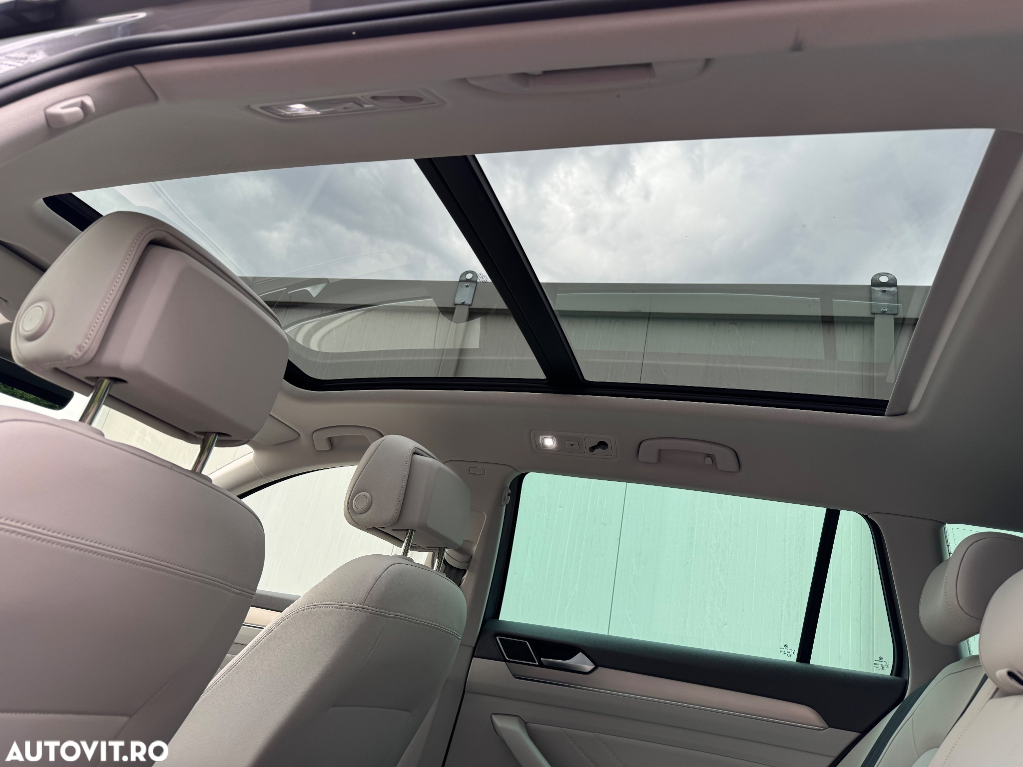 Volkswagen Passat Variant 2.0 TDI SCR DSG Elegance - 30