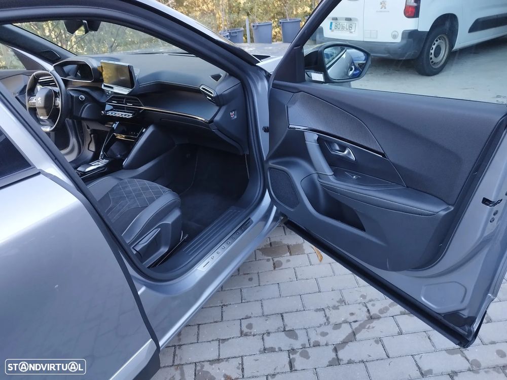 Peugeot e-2008 50 kWh GT Pack - 13