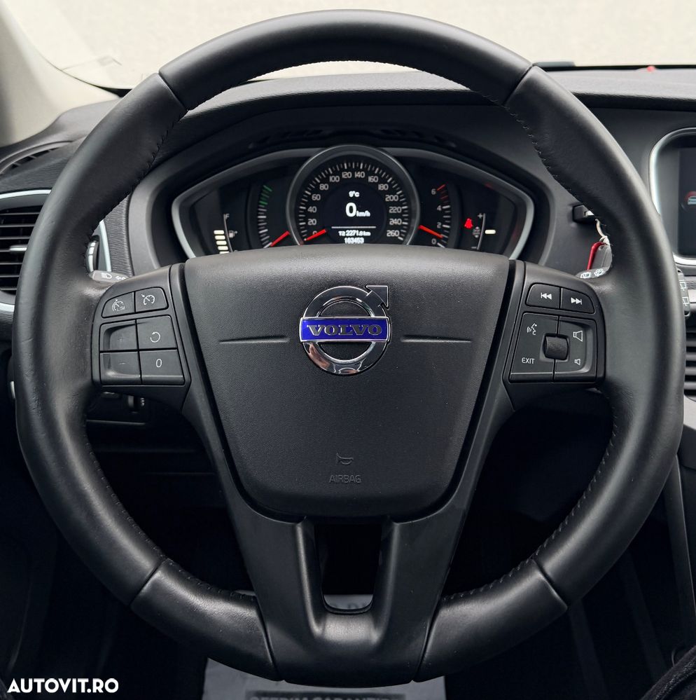 Volvo V40 D2 DRIVe Momentum - 32