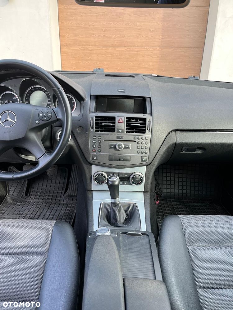 Mercedes-Benz Klasa C 180 K BlueEff Avantgarde - 18