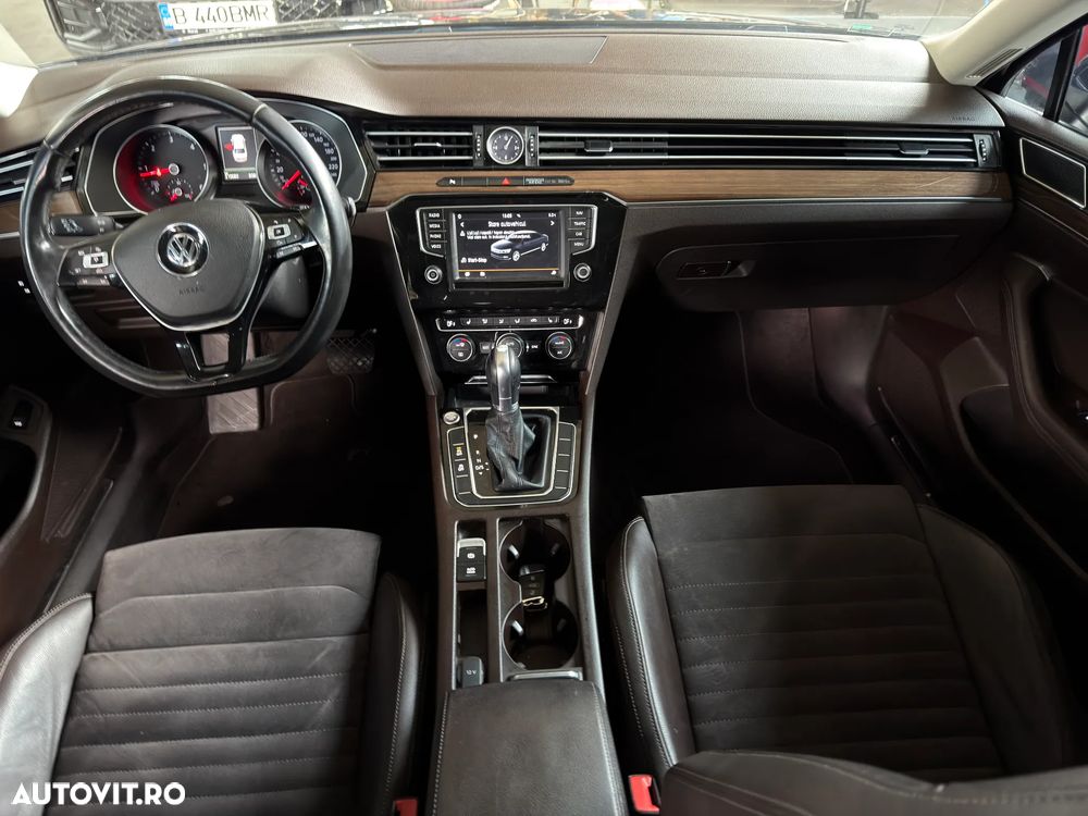 Volkswagen Passat 2.0 TDI DSG 4Motion Highline - 25