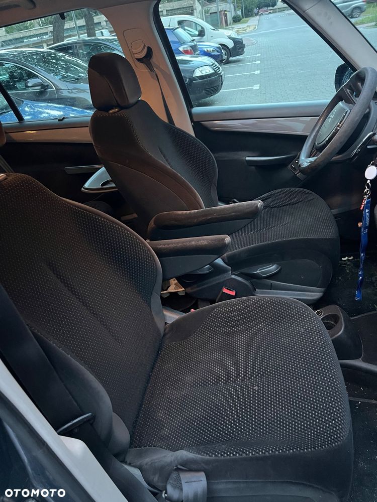 Citroën C4 Picasso - 11