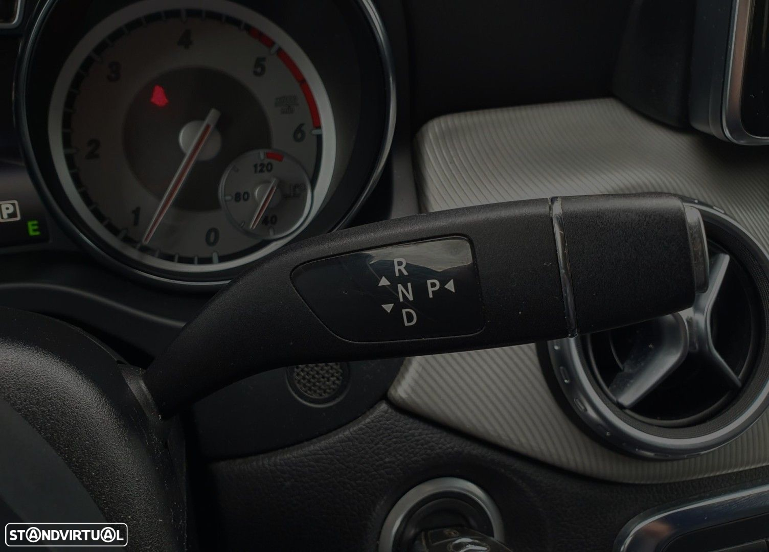 Mercedes-Benz GLA 220 CDI 4Matic 7G-DCT Urban - 20