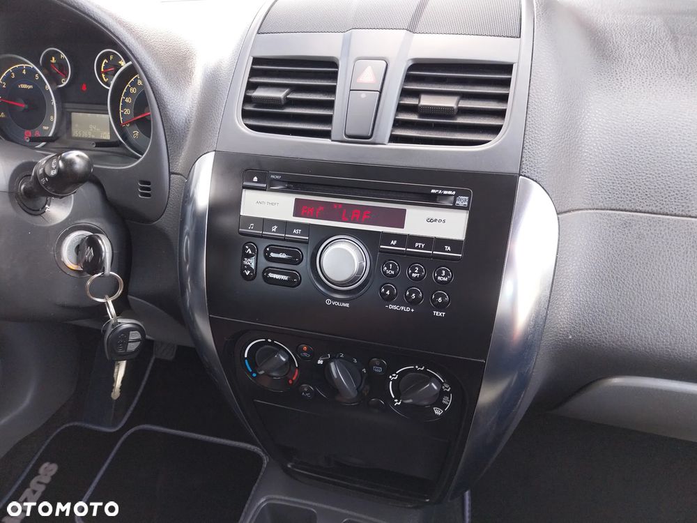 Suzuki SX4 1.6 Premium - 22