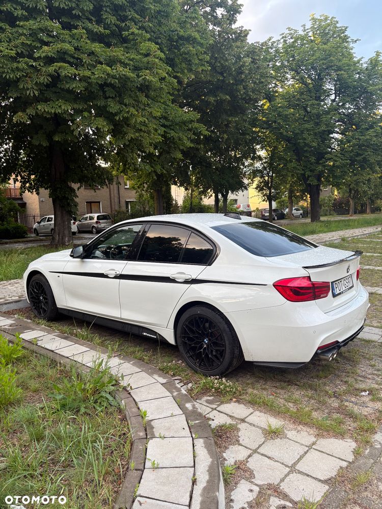 BMW Seria 3 318i M Sport - 8