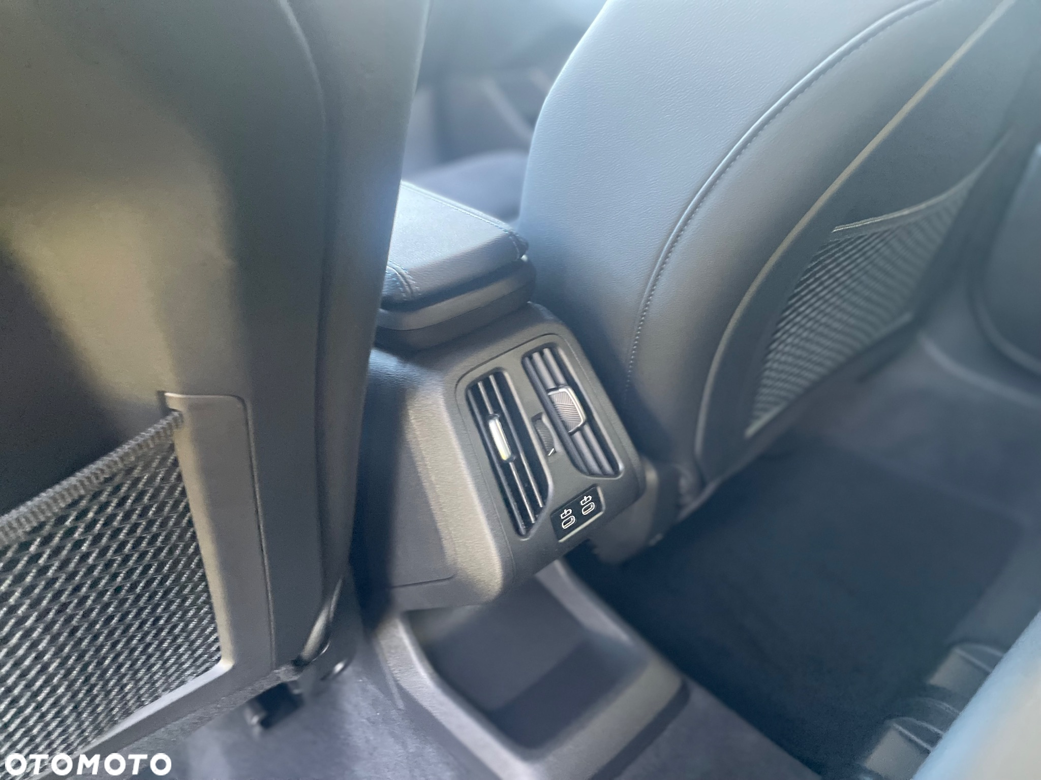 BMW Seria 2 223i Active Tourer - 31