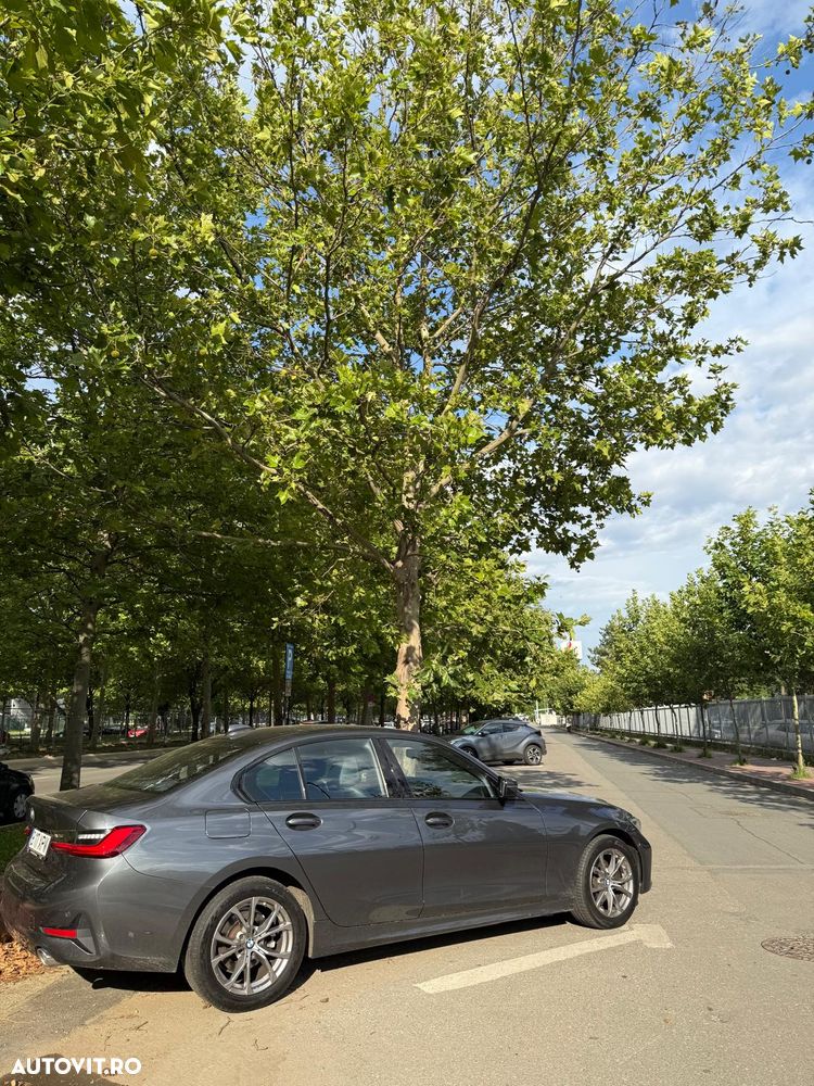 BMW Seria 3 320i xDrive Aut. - 2