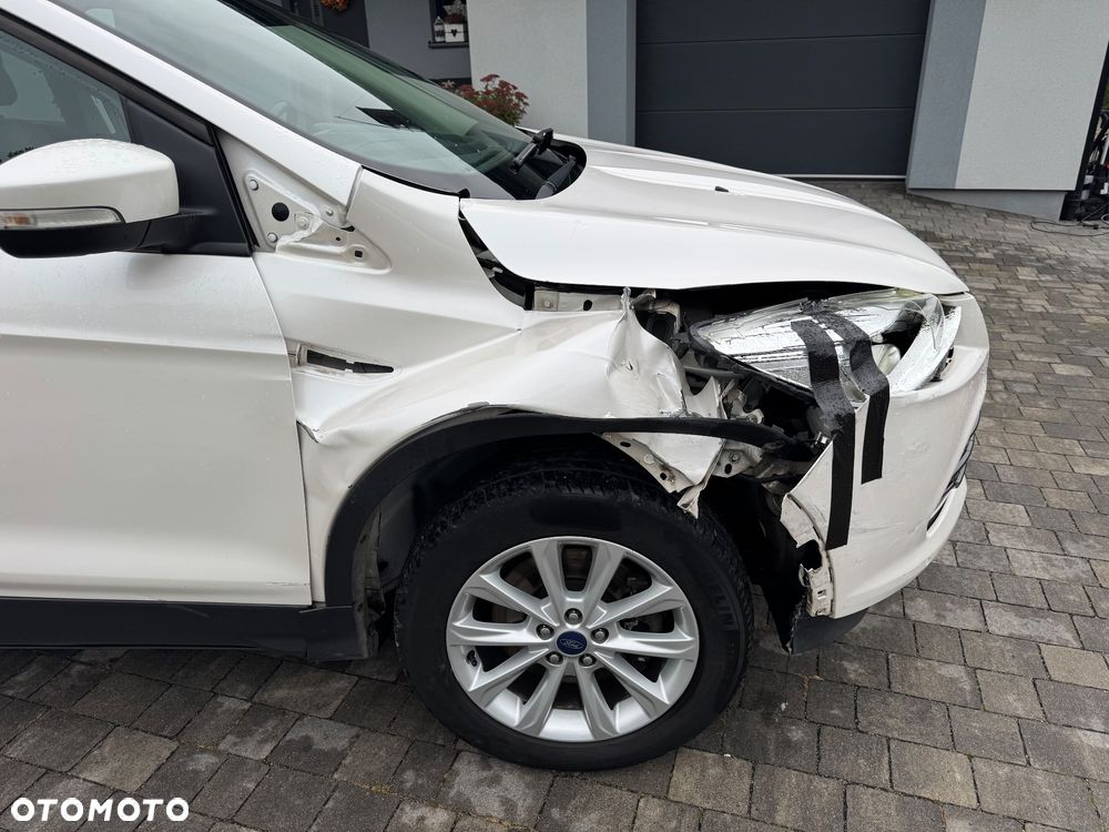 Ford Kuga 2.0 TDCi 2x4 Titanium - 8