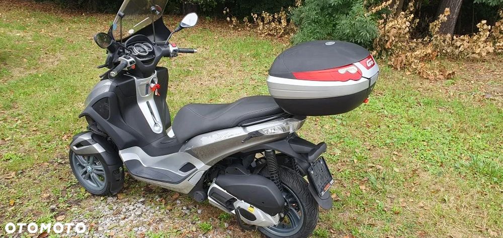 Piaggio MP-3 - 4
