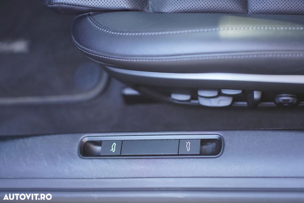 Porsche 911-TURBO-S - 32