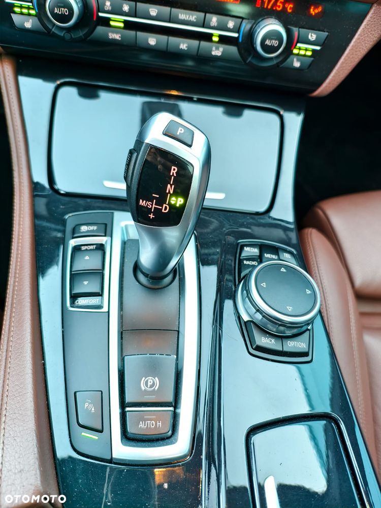 BMW Seria 5 525d - 23