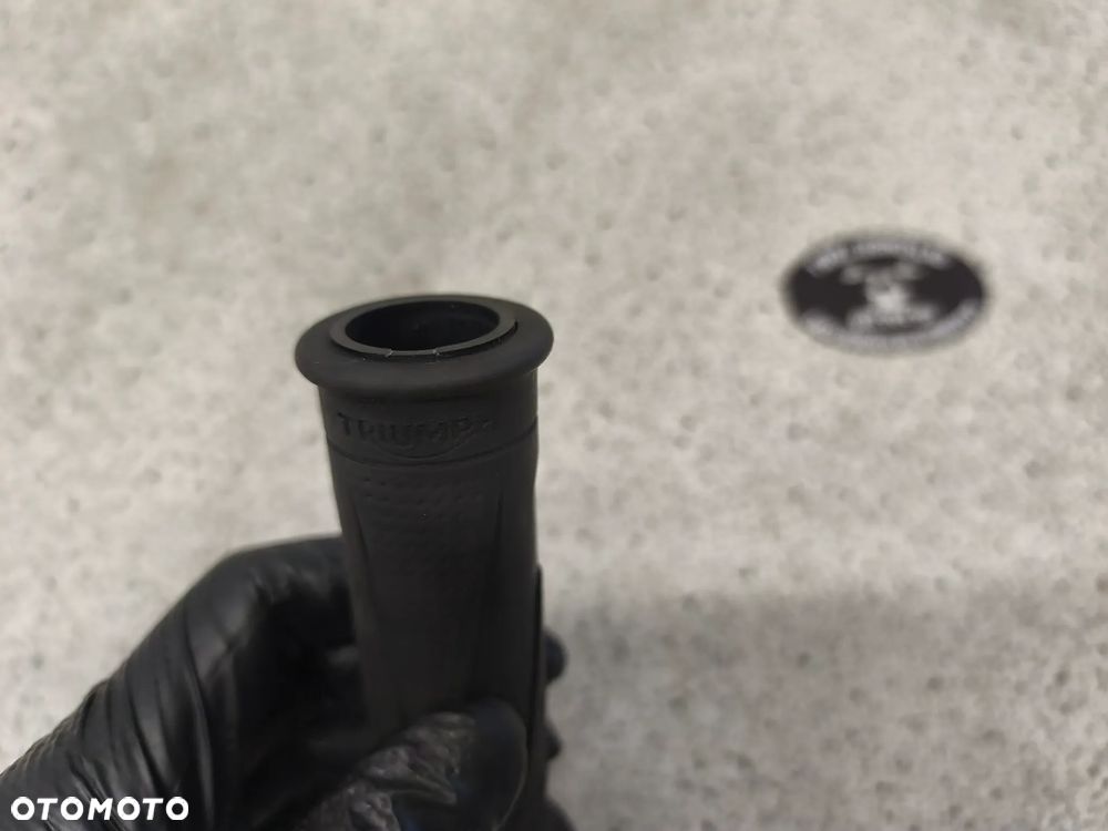 Manetka lewa Triumph Trident 660 2022 - 4