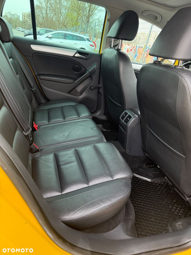 Volkswagen Golf 2.0 TDI DPF DSG Highline - 13