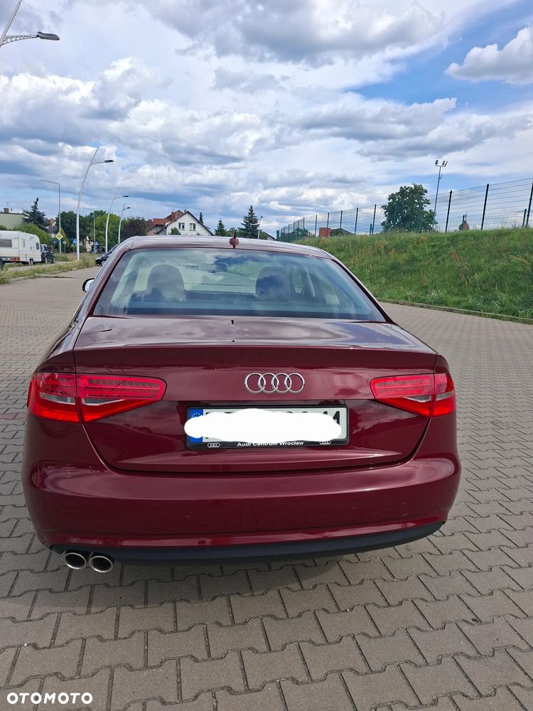 Audi A4 Limousine - 4