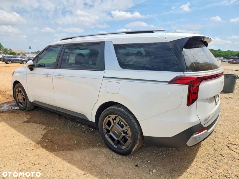 Kia Carnival - 6
