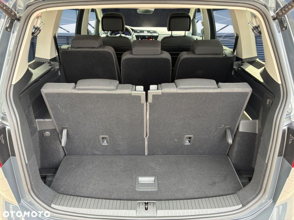 Volkswagen Touran - 30