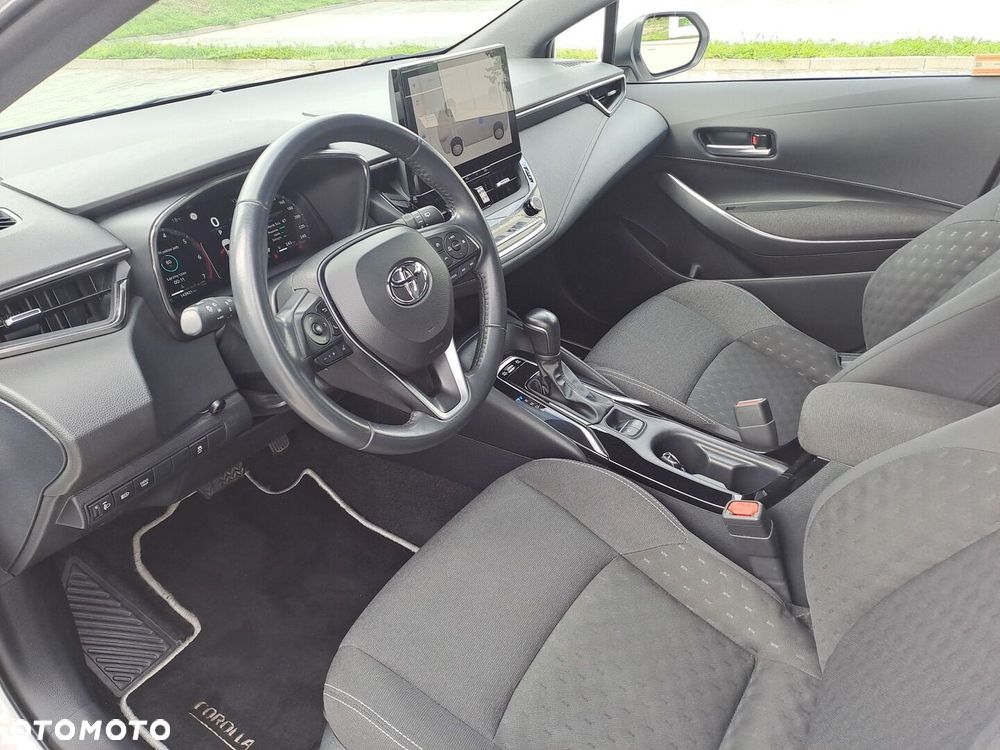 Toyota Corolla 1.8 Hybrid Comfort - 29