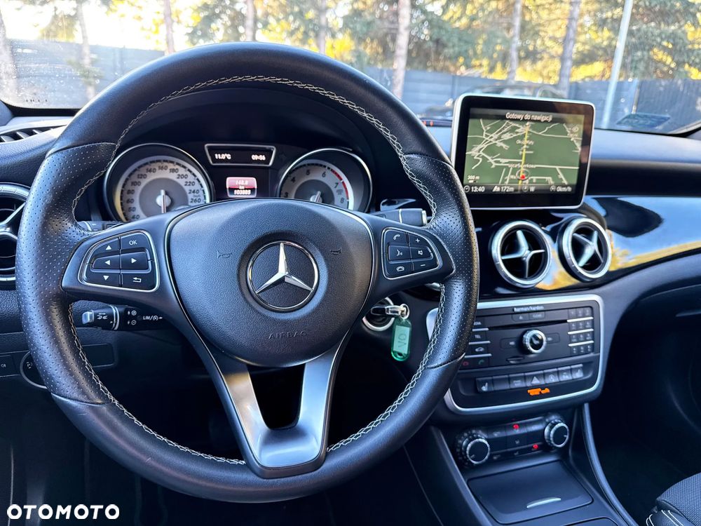 Mercedes-Benz CLA - 27