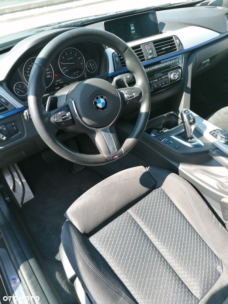 BMW Seria 3 330i xDrive - 9