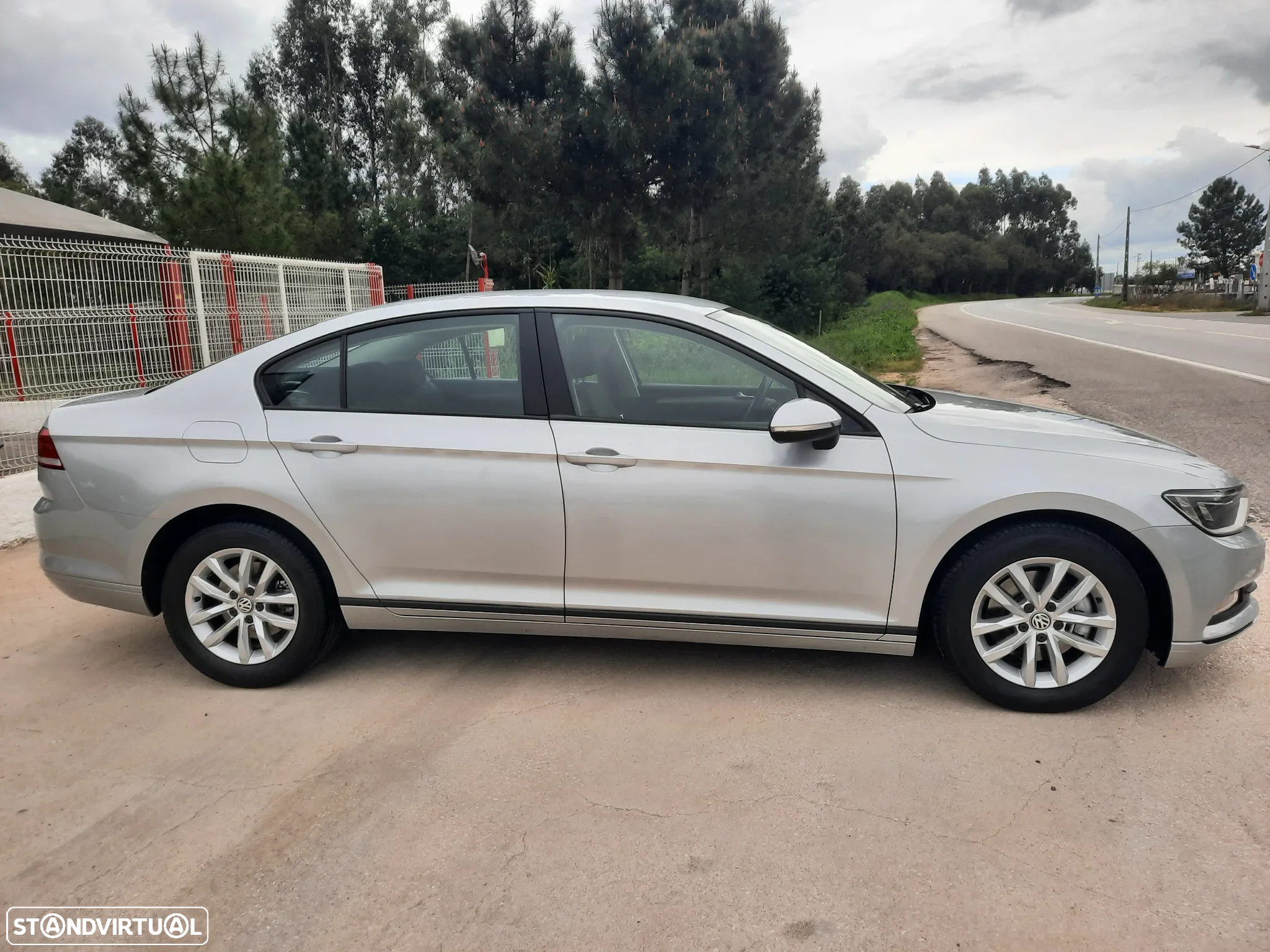 VW Passat 1.6 TDI BlueMotion - 9