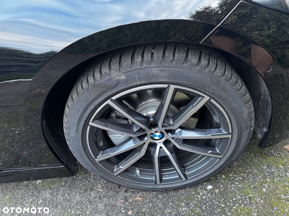 BMW Seria 3 330e PHEV sport - 17