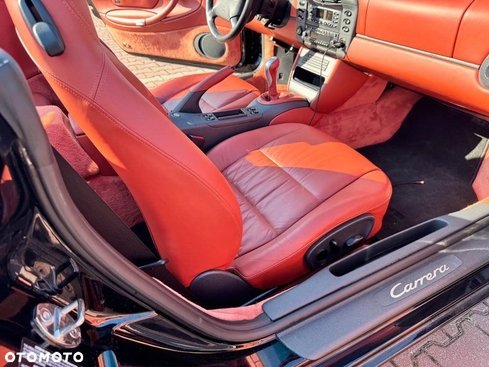 Porsche 911 Carrera Cabrio - 30