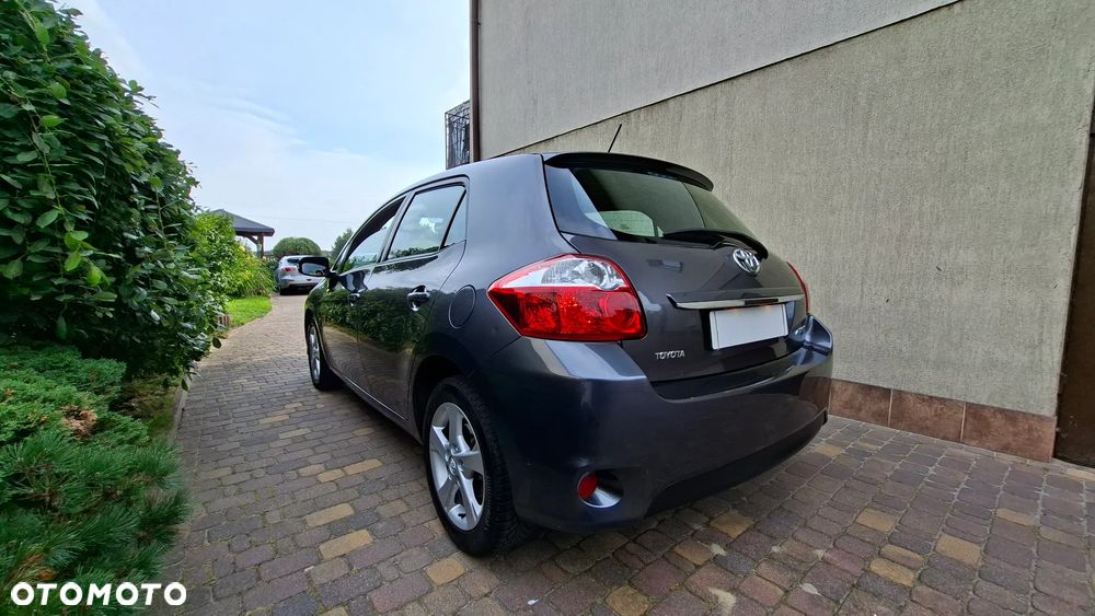 Toyota Auris 1.6 Executive - 4