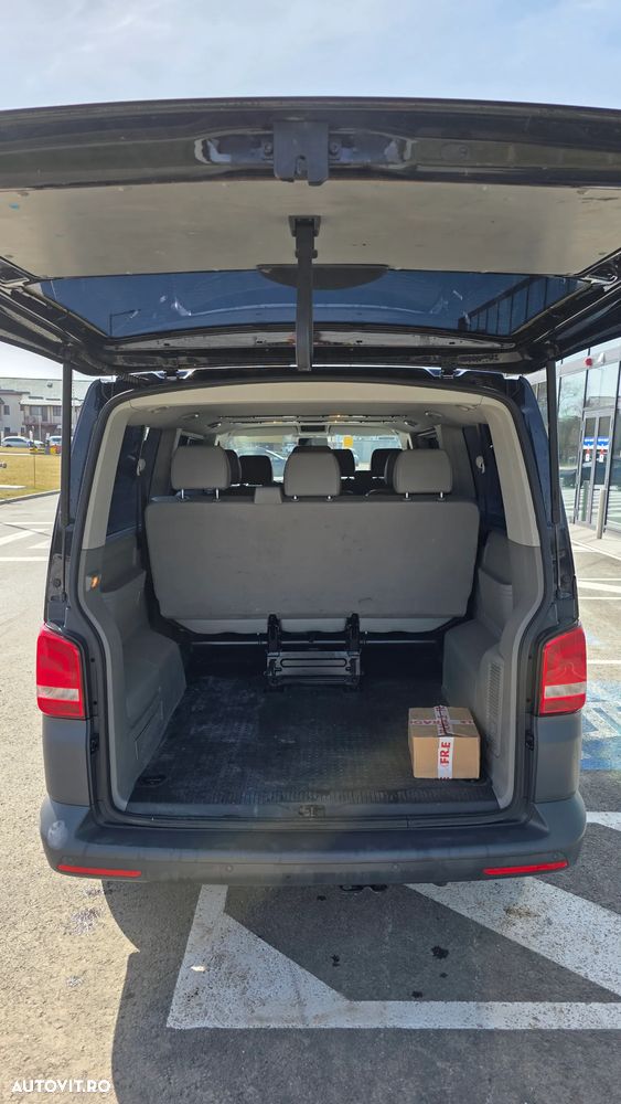 Volkswagen Caravelle - 11