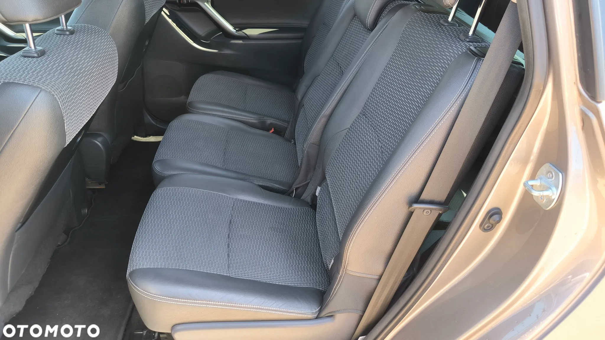 Toyota Verso 1.8 Prestige MS 7os EU6 - 13
