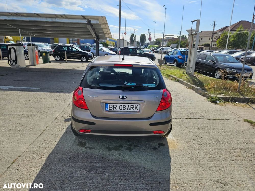Kia Ceed - 8