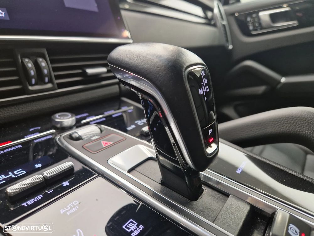 Porsche Cayenne Coupé E-Hybrid - 20