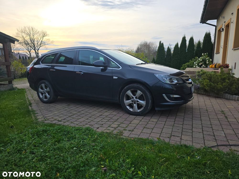 Opel Astra 2.0 CDTI DPF SportsTourer Edition - 9