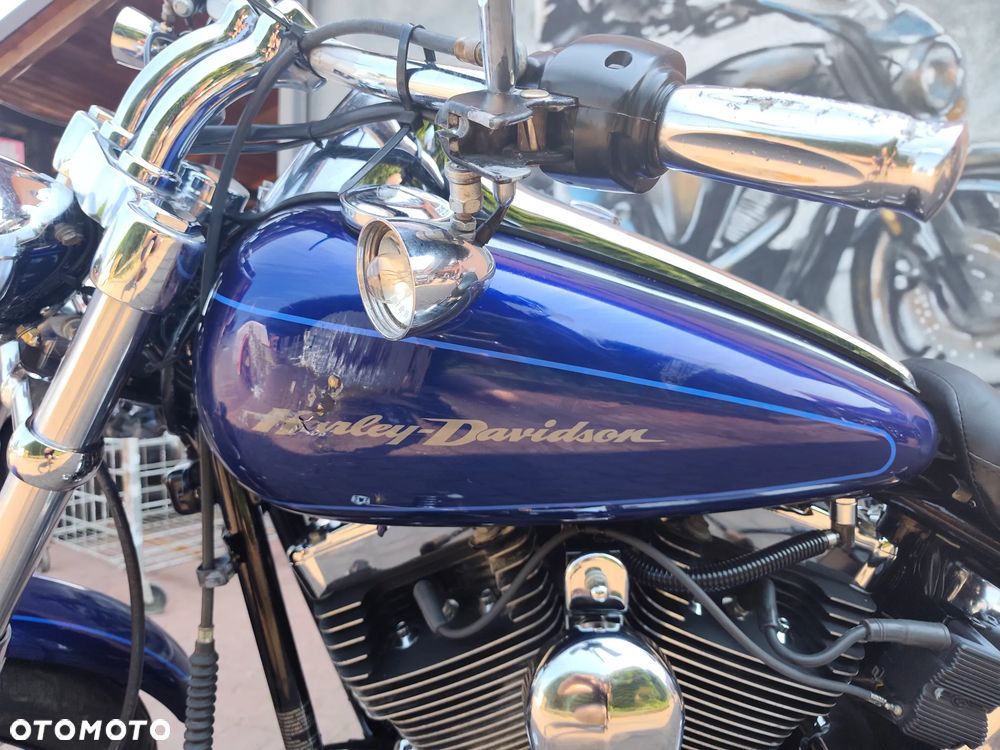 Harley-Davidson Dyna Street Bob - 11