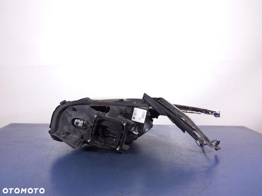 CADILLAC CTS III REFLEKTOR PRAWY BIXENON 23211666 - 3