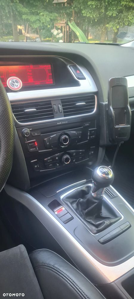 Audi A4 Avant 2.0 TDI - 13