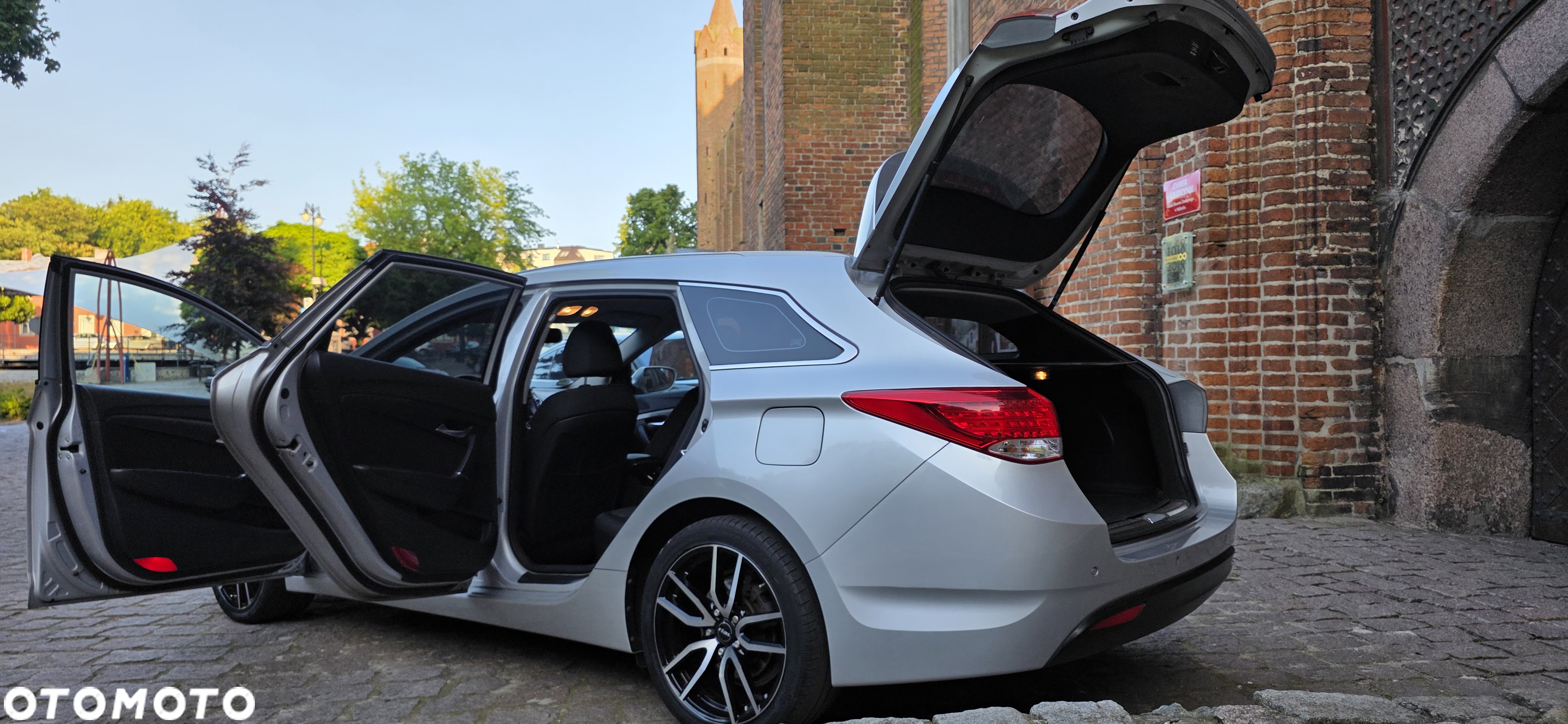 Hyundai i40 Kombi blue 1.6 Family+ - 20