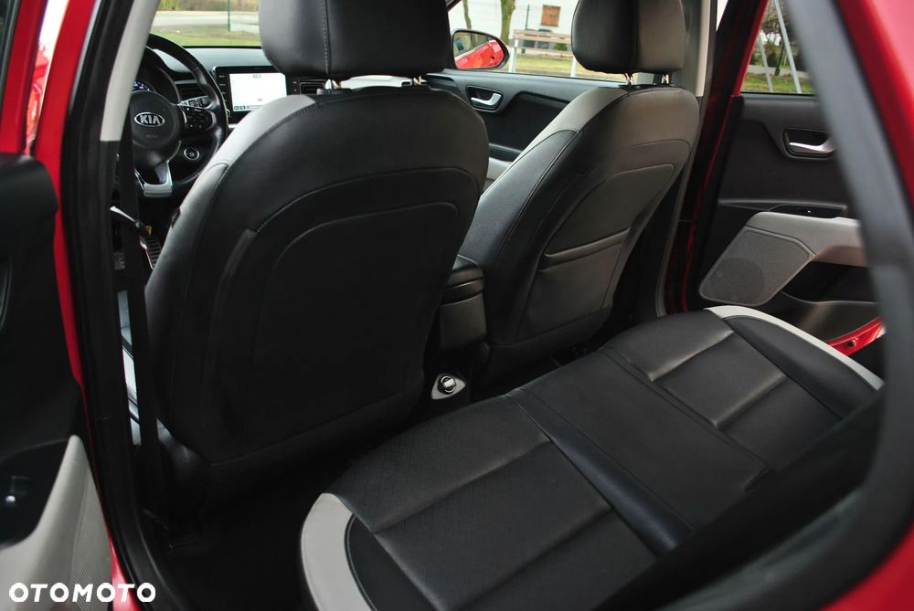 Kia Stonic 1.0 T-GDI 120 Platinum Edition - 11