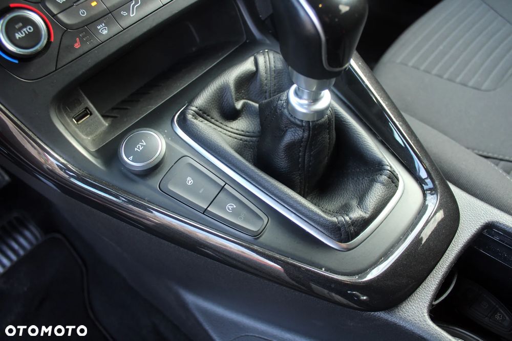 Ford Focus 1.0 EcoBoost Titanium - 16