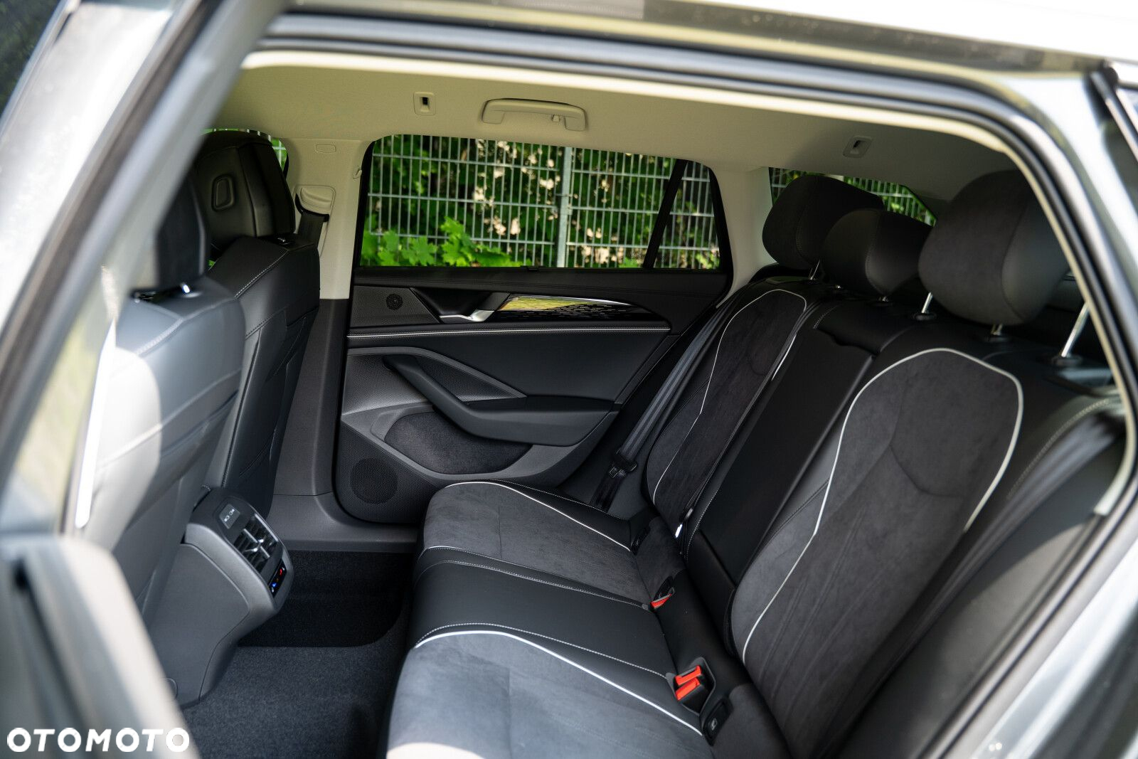Volkswagen Passat - 17