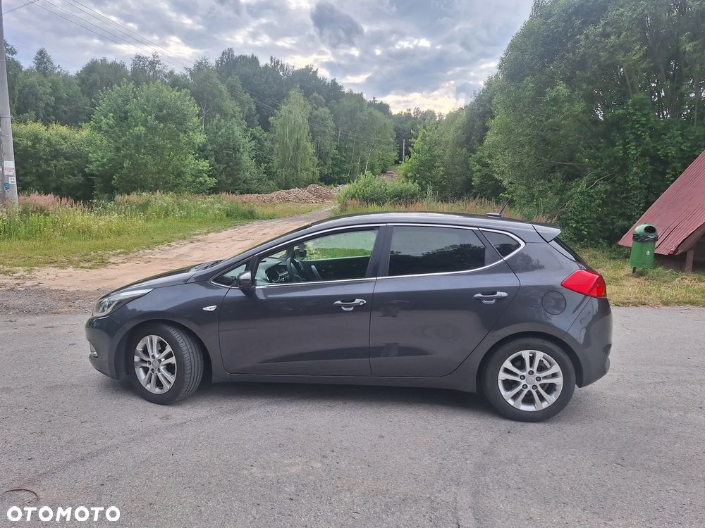 Kia Ceed - 8
