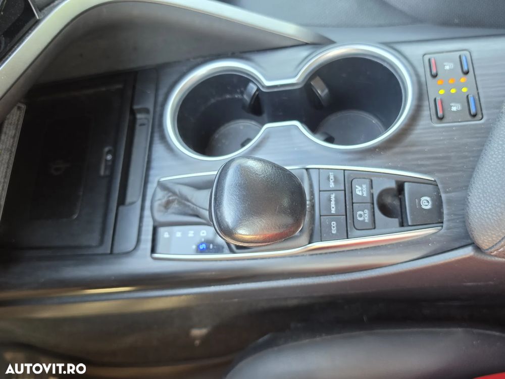 Toyota Camry 2.5 Exclusive - 24