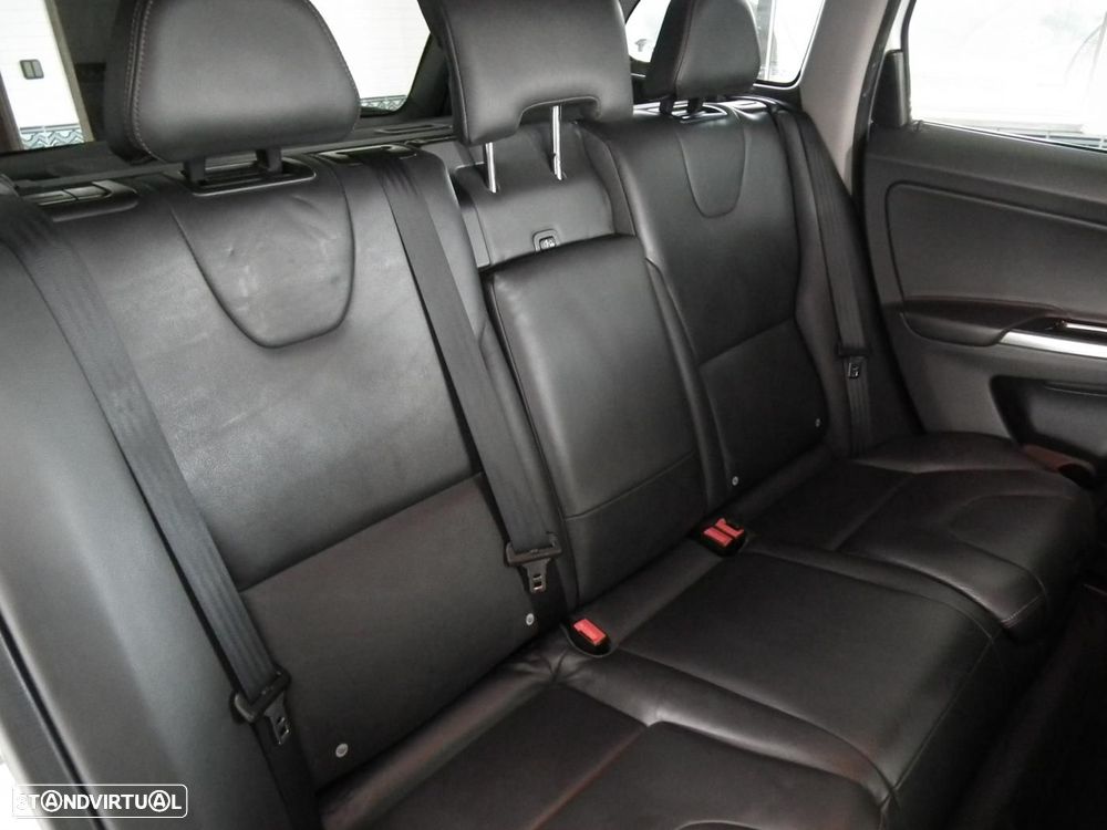 Volvo XC 60 2.0 D3 Dynamic Edition Geartronic - 16