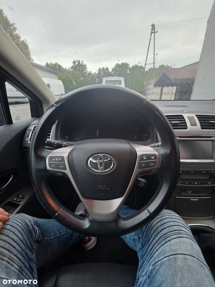 Toyota Avensis - 16