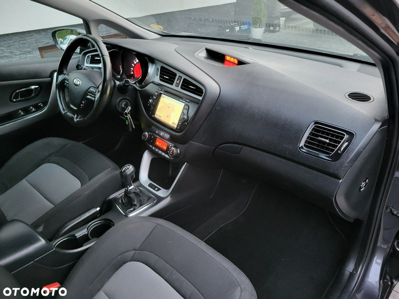 Kia Ceed - 12