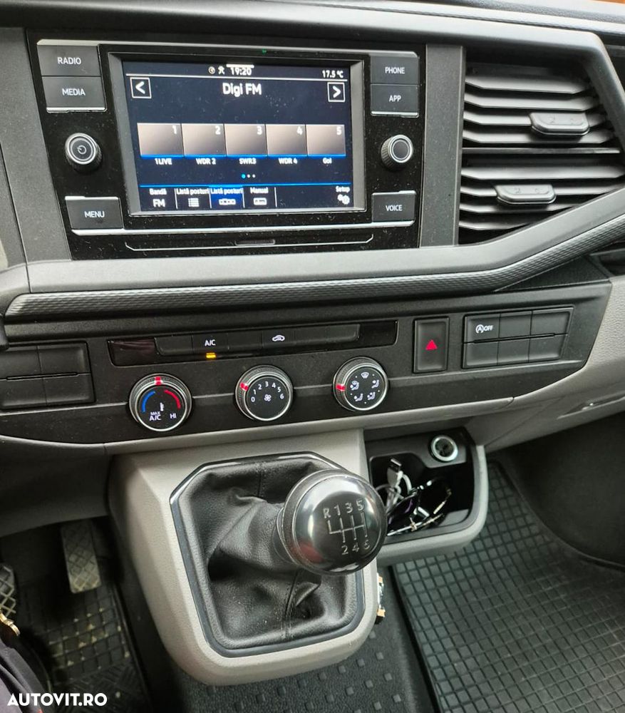 Volkswagen Transporter - 22