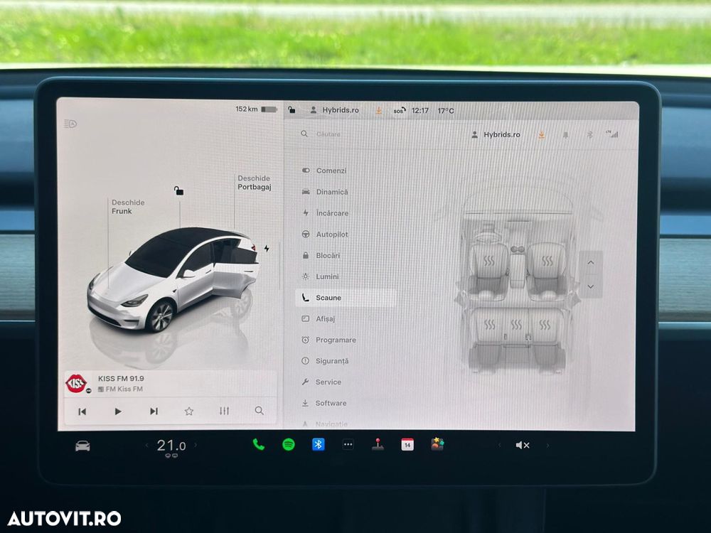 Tesla Model Y Long Range Dual Motor AWD - 31