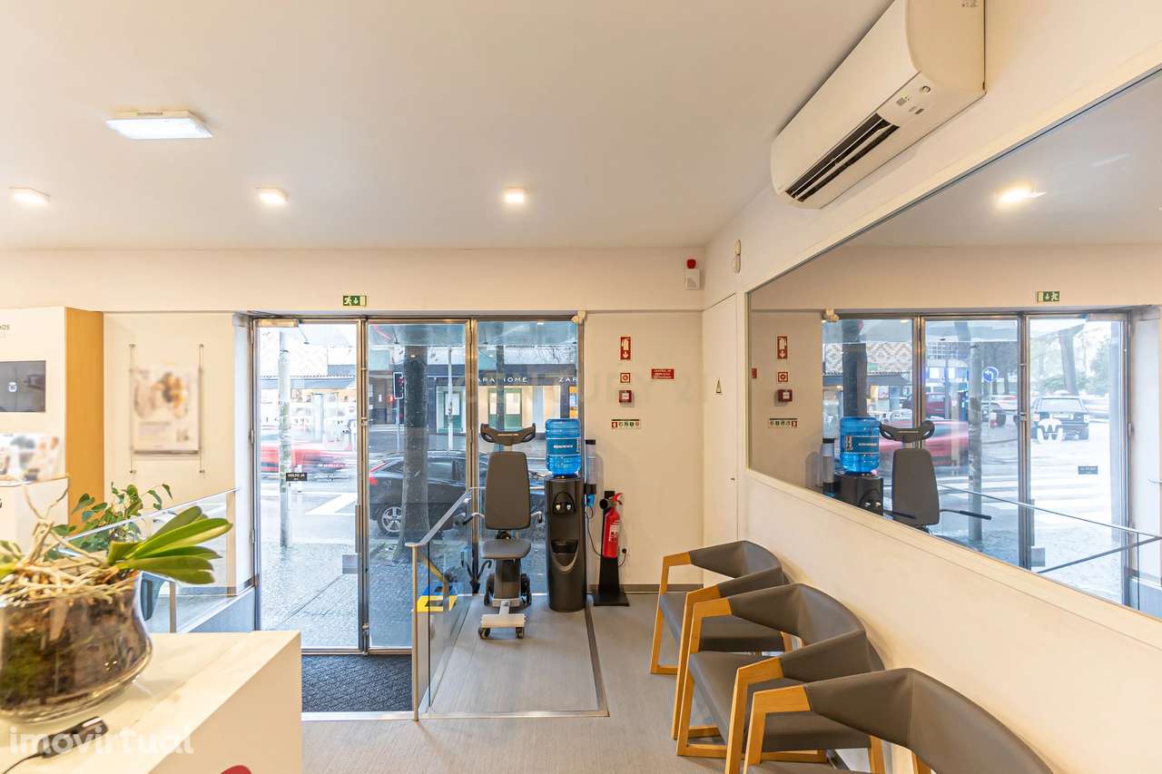 Loja em frente à Zara Home, à Rotunda da Boavista - Grande imagem: 2/21