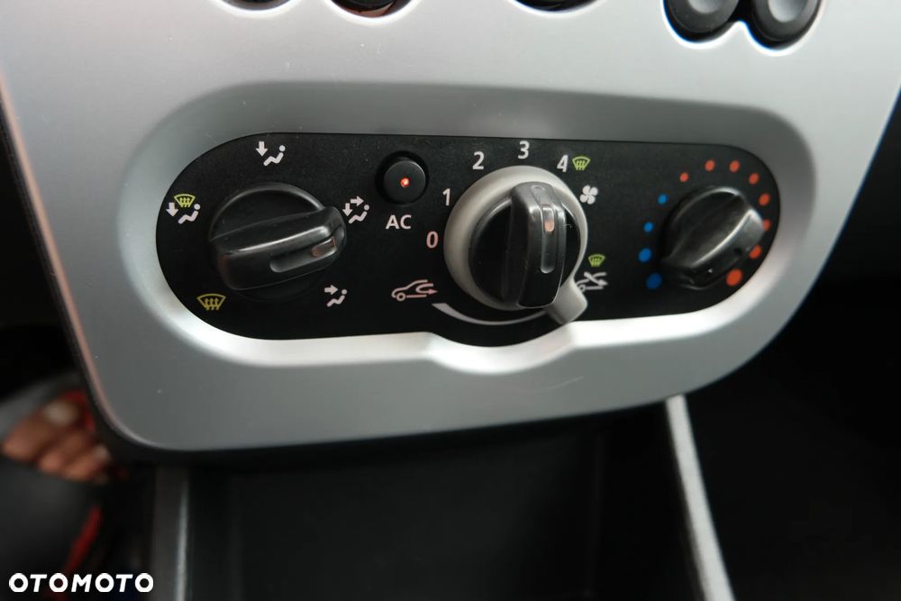 Dacia Sandero 1.6 Laureate - 32